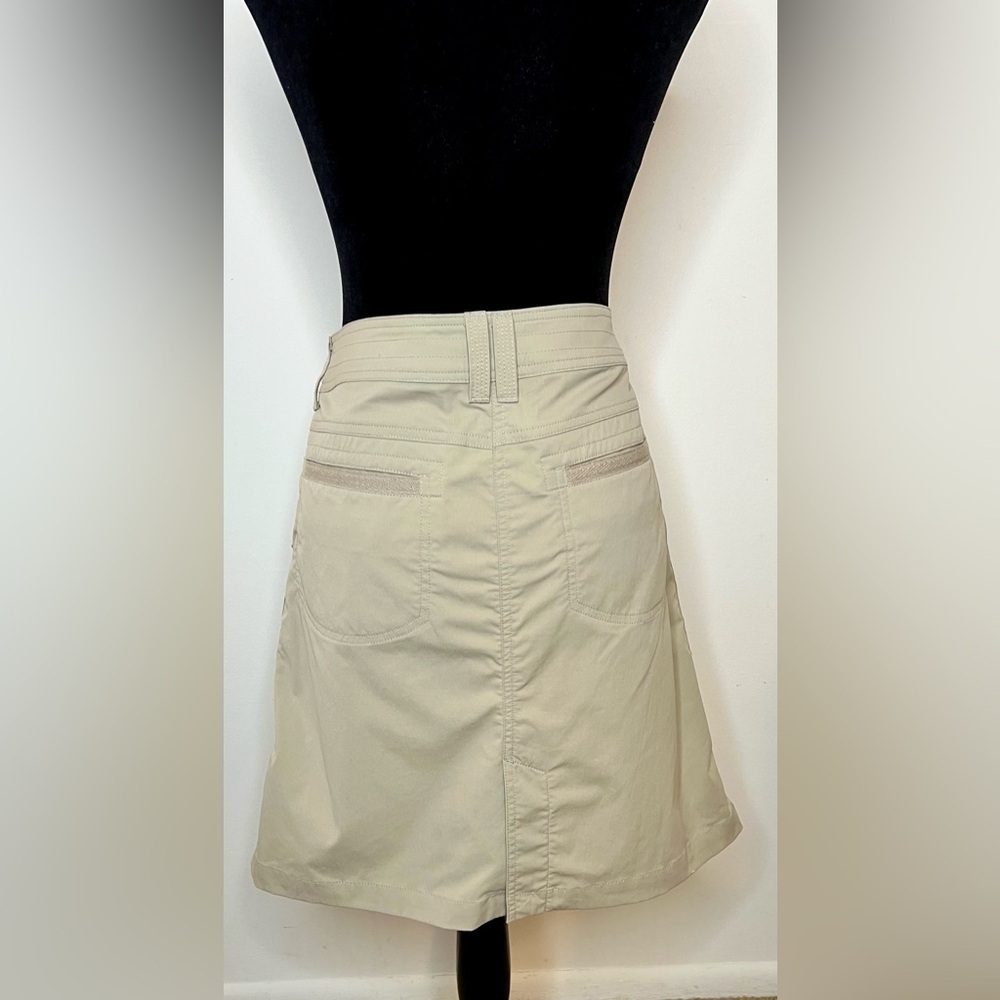 Cabela’s lightweight khaki athletic trail skirt UPF 30 pockets size 12 EUC - Picture 4 of 7
